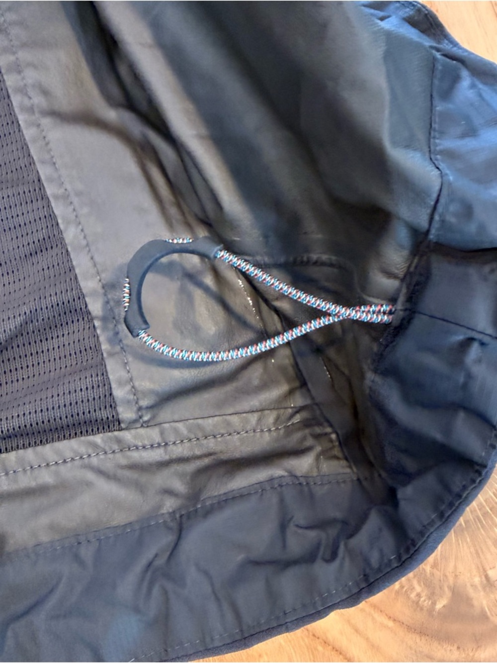 Mountain Hardwear Gortex Rain Jacket - Picture 9 of 10
